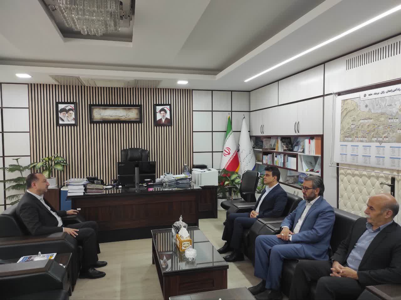 دیدار مدیر کل امور عشایر خراسان جنوبی با رئیس سازمان مدیریت و برنامه ریزی استان